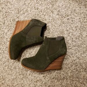 Audrey brooke cindy wedge bootie